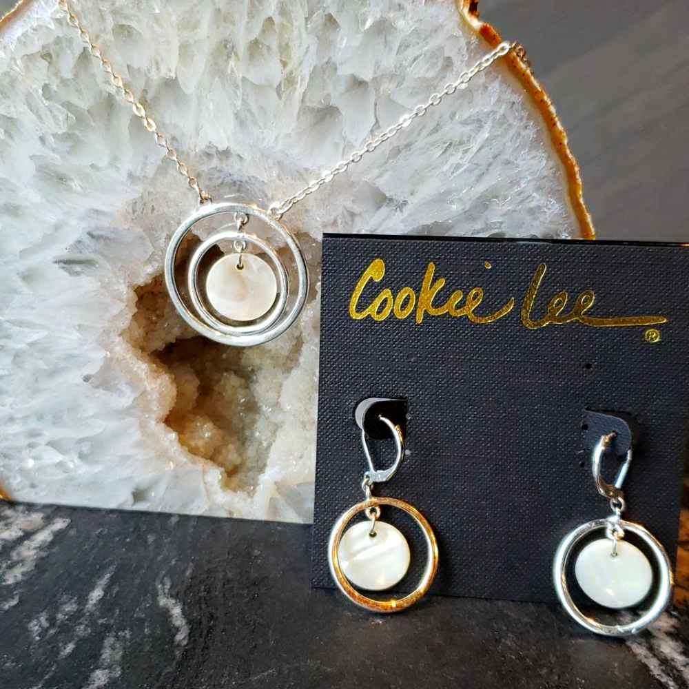 NWT Cookie Lee necklace and earrings set
